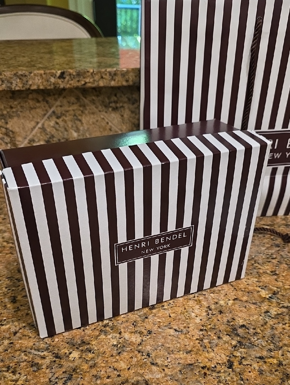 Henri Bendel Bags/Box/Dust Bag Bundle - Picture 3 of 9